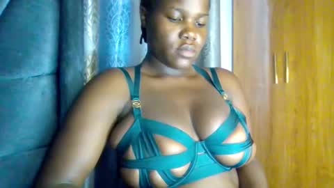 Snapshot of m_tits3 chatting on February 1, 10:03 am m_tits3 online show from February 1, 10:03 am