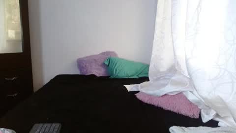 maaddy_thompson online show from December 5, 8:27 pm