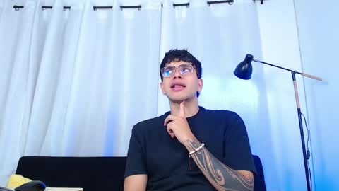 Max online show from April 27, 2:26 pm