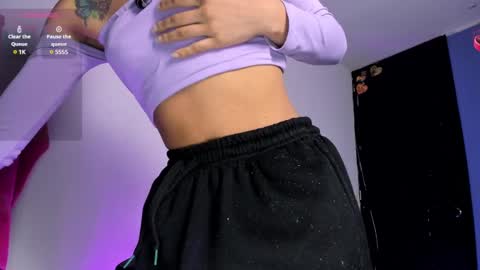 Snapshot of mabel_candy chatting on December 13, 8:04 pm Mabel Candy online show from December 13, 8:04 pm