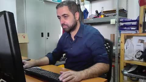 Snapshot of mabevi chatting on May 13, 7:06 am mabevi online show from May 13, 7:06 am