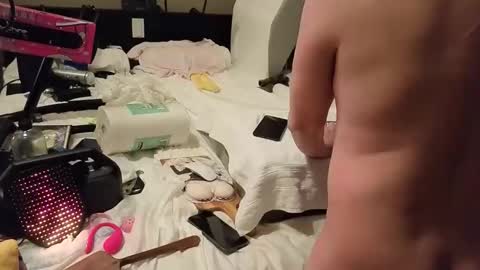 mac1119 online show from December 2, 7:36 am