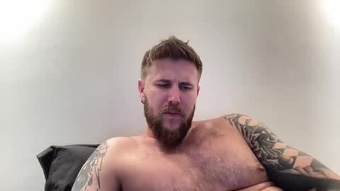 Snapshot of mac_drew chatting on April 1, 3:40 am mac_drew online show from April 1, 3:40 am