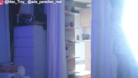 Snapshot of mac_troy chatting on October 29, 4:42 pm Mac Troy online show from October 29, 4:42 pm