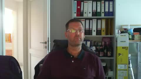 macfly67 online show from December 18, 2:12 pm