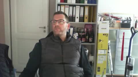 macfly67 online show from January 12, 12:43 pm