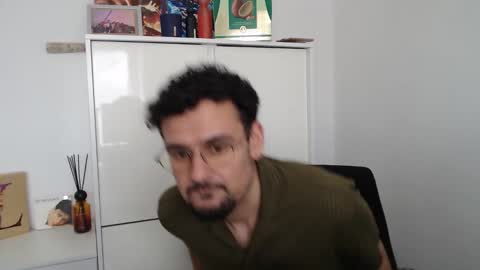 Machete online show from April 18, 10:52 am