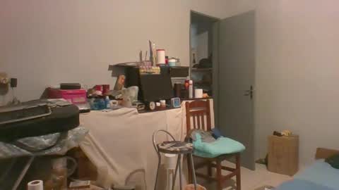 Snapshot of machoalex chatting on April 25, 1:41 pm MACHOLIVRE online show from April 25, 1:41 pm