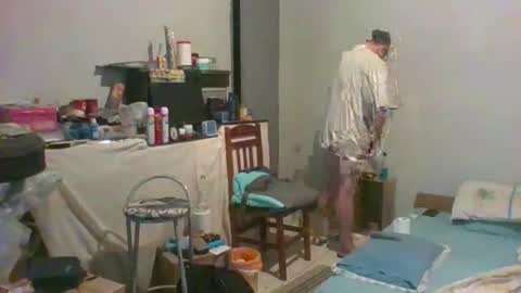 Snapshot of machoalex chatting on April 28, 7:35 am MACHOLIVRE online show from April 28, 7:35 am