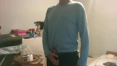 Snapshot of machoalex chatting on May 12, 7:16 am MACHOLIVRE online show from May 12, 7:16 am