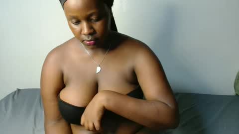 Snapshot of macie_smith chatting on March 31, 10:54 pm smith online show from March 31, 10:54 pm