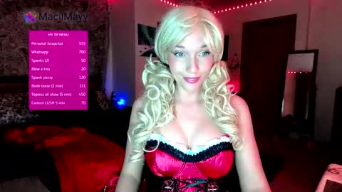 Snapshot of maciimayy chatting on October 31, 12:55 am maciimayy online show from October 31, 12:55 am