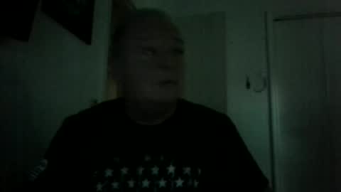 mackdocc001 online show from September 27, 12:21 pm