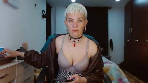 Noah Askew online show from March 2, 7:15 am