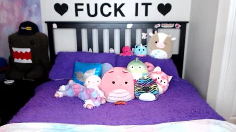 Mackenzie Wolfe online show from February 4, 5:13 am