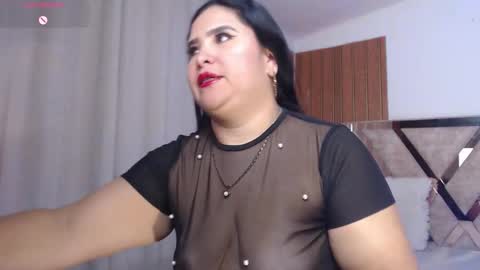 Snapshot of madam_agathaa chatting on February 20, 9:10 am Agathaa white online show from February 20, 9:10 am