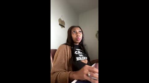 Snapshot of madam_glam chatting on January 14, 3:39 pm madam_glam online show from January 14, 3:39 pm