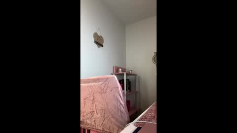 Snapshot of madam_glam chatting on February 20, 2:17 pm madam_glam online show from February 20, 2:17 pm