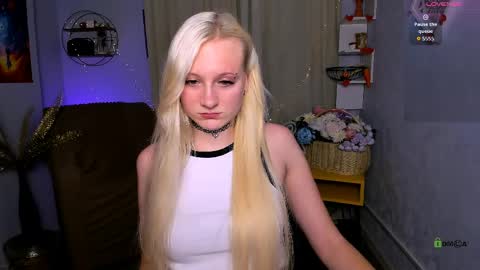 Snapshot of madam_ulis chatting on April 9, 4:45 pm Ulis online show from April 9, 4:45 pm