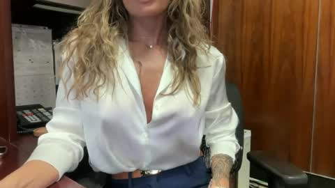 madame_andi online show from June 17, 11:45 am