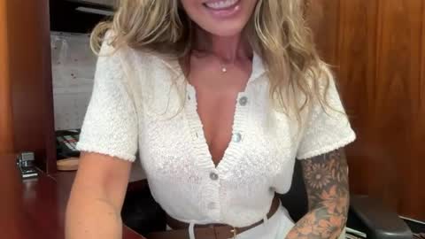 madame_andi online show from July 8, 11:58 am