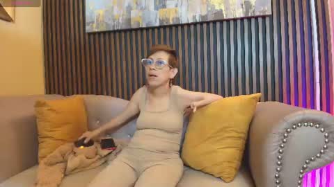 Madame online show from July 18, 12:09 pm