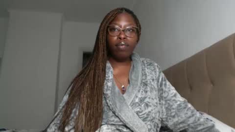 Snapshot of madamindigo chatting on February 1, 4:11 pm YourMadamIndigo online show from February 1, 4:11 pm