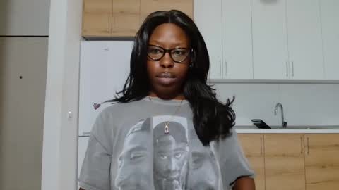 Snapshot of madamindigo chatting on October 13, 3:34 pm YourMadamIndigo online show from October 13, 3:34 pm