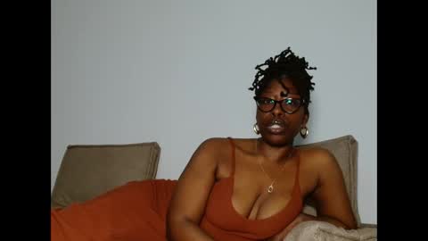 YourMadamIndigo online show from February 8, 7:28 pm