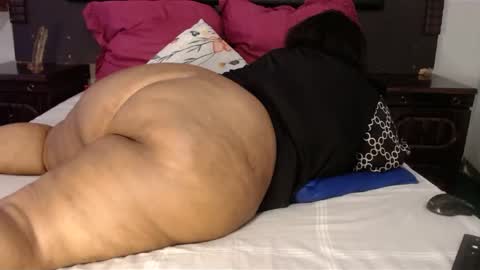 madamzee online show from December 8, 9:02 am