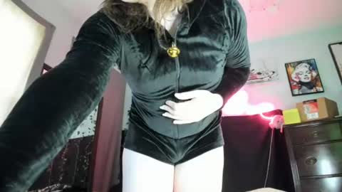 Snapshot of maddi_avalon chatting on June 15, 12:02 am Maddi Avalon online show from June 15, 12:02 am