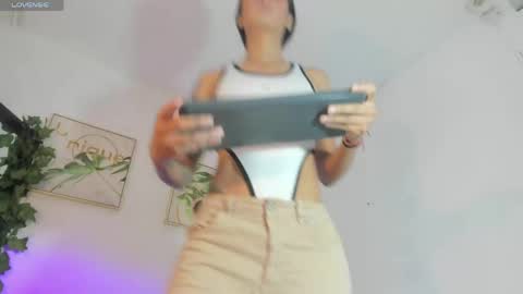 Maddie Ray online show from April 24, 11:23 am