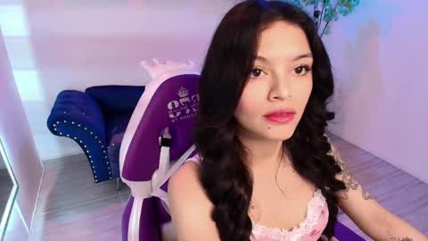 Snapshot of maddie_t18 chatting on April 23, 11:31 am maddie_t18 online show from April 23, 11:31 am