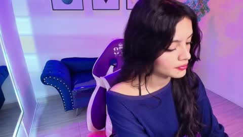 Snapshot of maddie_t18 chatting on April 29, 11:25 am maddie_t18 online show from April 29, 11:25 am