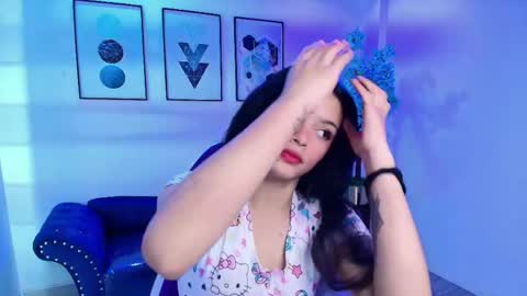 Snapshot of maddie_t18 chatting on May 1, 11:59 am maddie_t18 online show from May 1, 11:59 am