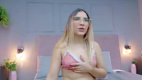 maddietease online show from September 19, 9:04 pm