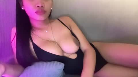 Snapshot of maddison_jade chatting on June 11, 10:19 pm maddison_jade online show from June 11, 10:19 pm
