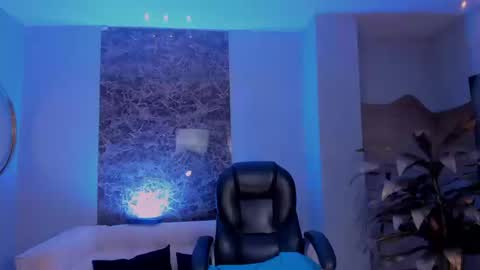 Maddison online show from March 25, 9:32 pm