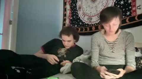 Snapshot of maddlips chatting on November 20, 9:47 pm Rat Boy online show from November 20, 9:47 pm