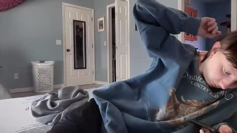 Snapshot of maddlips chatting on November 28, 8:11 pm Rat Boy online show from November 28, 8:11 pm