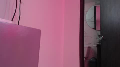 Snapshot of maddy_14 chatting on February 4, 6:36 pm Maddy UwU online show from February 4, 6:36 pm