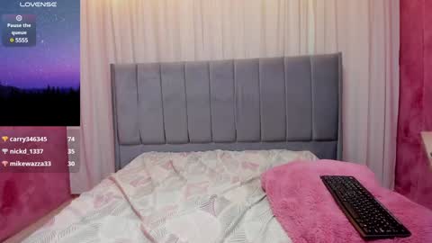 Maddy Please help me with your thumbs up its important online show from December 24, 12:00 am