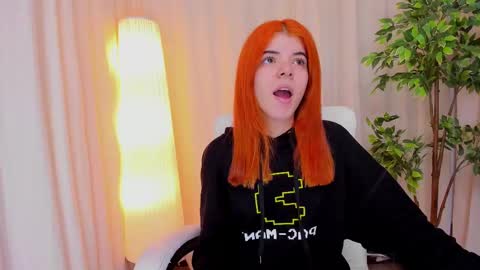 Maddy Please help me with your thumbs up its important online show from February 18, 3:53 am