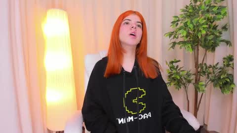 Maddy Please help me with your thumbs up its important online show from February 19, 4:12 am