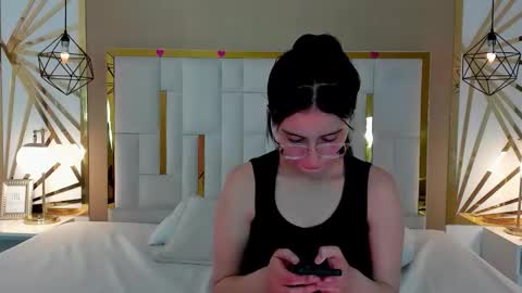 Snapshot of maddy_jacksonw chatting on October 18, 11:49 pm Maddy online show from October 18, 11:49 pm