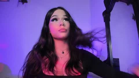 maddy_rios online show from December 28, 2:43 am