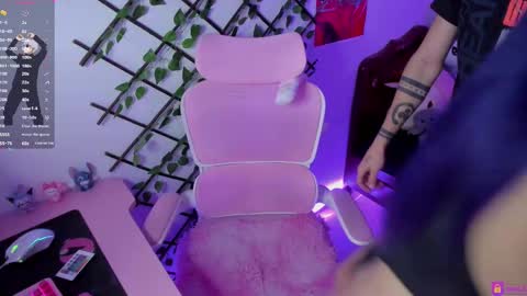 Maddy Foox online show from February 12, 9:33 pm