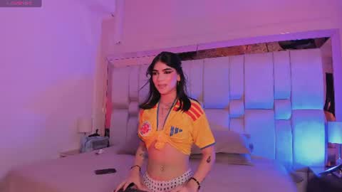  BELLA  online show from July 8, 1:10 am
