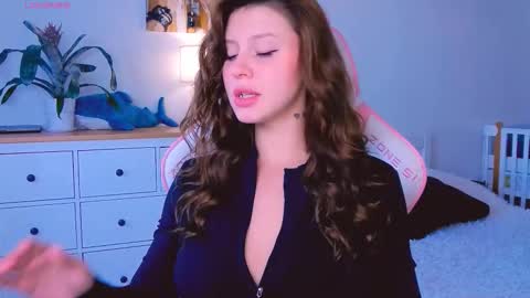 Snapshot of made_by_heaven chatting on September 19, 8:49 am Rada online show from September 19, 8:49 am