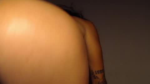 Snapshot of made_lover1999 chatting on December 13, 4:33 am Made online show from December 13, 4:33 am